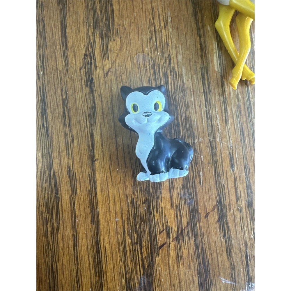 Disney Pinocchio Figaro Cat Figure 2" PVC Black White Kitten Mattel Toy